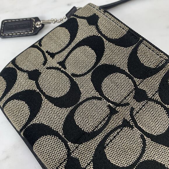 COACH Signature Wristlet 7" x 4" Black Beige Canvas Lined Hang Tag Clutch GUC - Picture 4 of 8